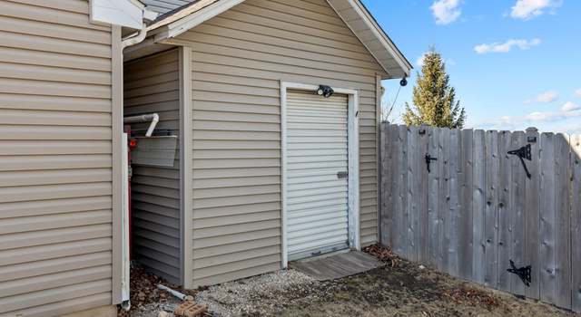 Photo of 909 Barbara St, Lake In The Hills, IL 60156