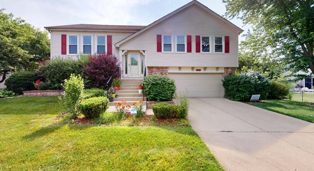 Photo of 1005 N Dovington Dr, Hoffman Estates, IL 60169