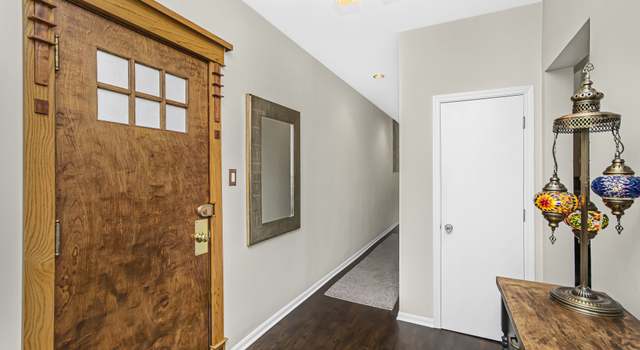 Photo of 1649 W Greenleaf Ave Unit 2W, Chicago, IL 60626