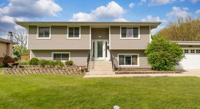 Photo of 532 Cambridge Dr, Schaumburg, IL 60193