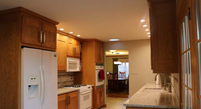 Photo of 17509 Oakwood Dr, Tinley Park, IL 60487