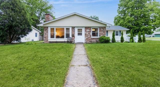 Photo of 25 Knollwood Dr, Montgomery, IL 60538