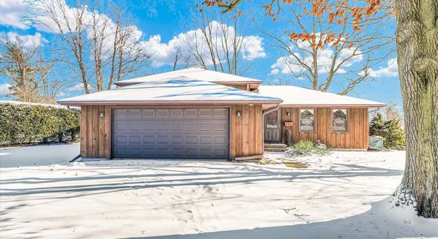 Photo of 209 S Maple St, Onarga, IL 60955