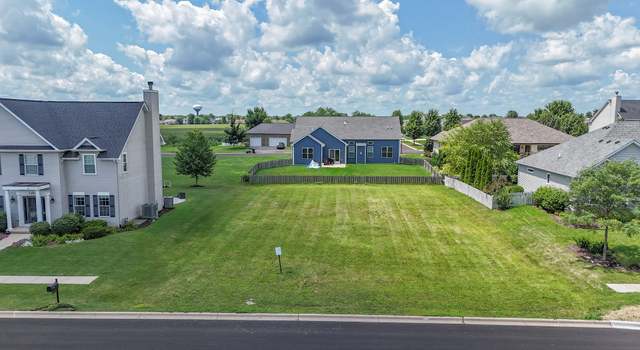 Photo of 1823 Constitution St, Sycamore, IL 60178