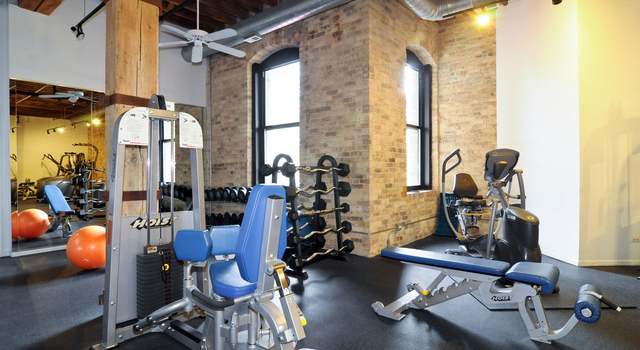 Photo of 226 N Clinton St #223, Chicago, IL 60661