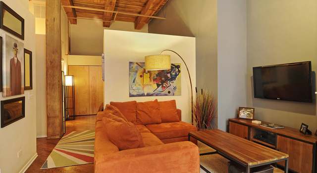 Photo of 226 N Clinton St #223, Chicago, IL 60661