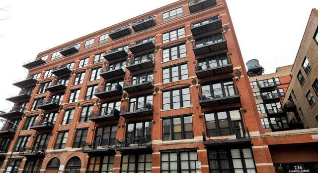 Photo of 226 N Clinton St #223, Chicago, IL 60661