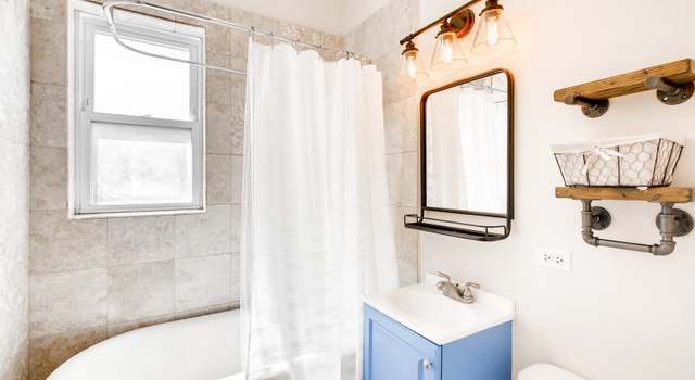Photo of 5707 N Ridge Ave #2, Chicago, IL 60660