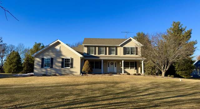 Photo of 6308 Coachlight Rd, Crystal Lake, IL 60012