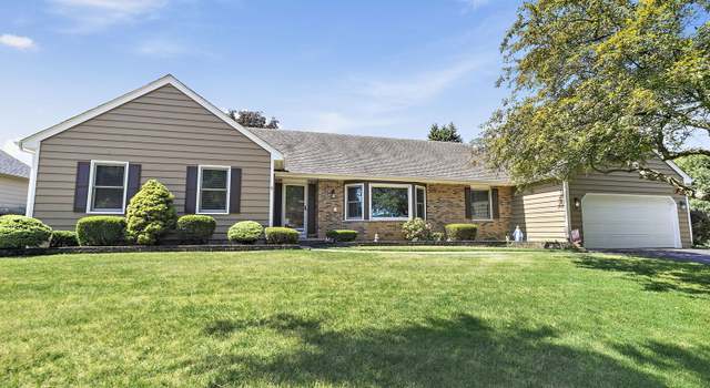 Photo of 831 Crabtree Ln, Cary, IL 60013