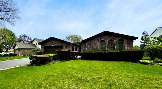 Photo of 1121 E Cooper Dr, Palatine, IL 60074