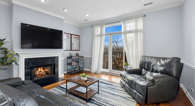 Photo of 7257 N Hamilton Ave Unit 3S, Chicago, IL 60645