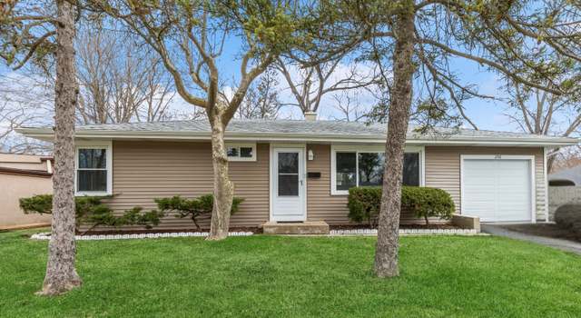 Photo of 250 Normandy Ln, Grayslake, IL 60030
