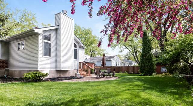 Photo of 1449 E Joan Dr, Palatine, IL 60074
