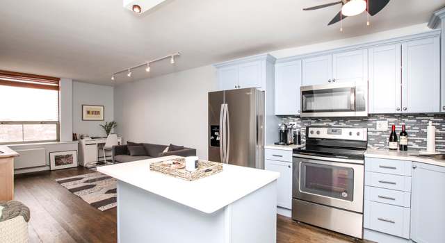Photo of 1455 N Sandburg Ter Unit 1407B, Chicago, IL 60610