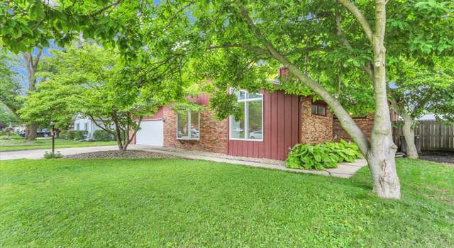Photo of 3310 Roxford Dr, Champaign, IL 61822