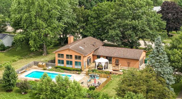Photo of 640 Fairway Ln, Sycamore, IL 60178