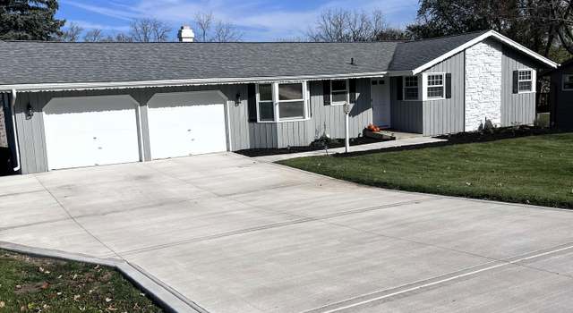 Photo of 1574 Valencia Dr, Rockford, IL 61108
