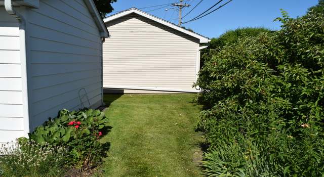 Photo of 7452 W Howard St, Niles, IL 60714