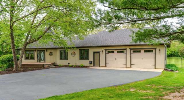 Property at 4308 Miller Oaks Dr, McHenry, IL 60051, 4 beds, 3 baths