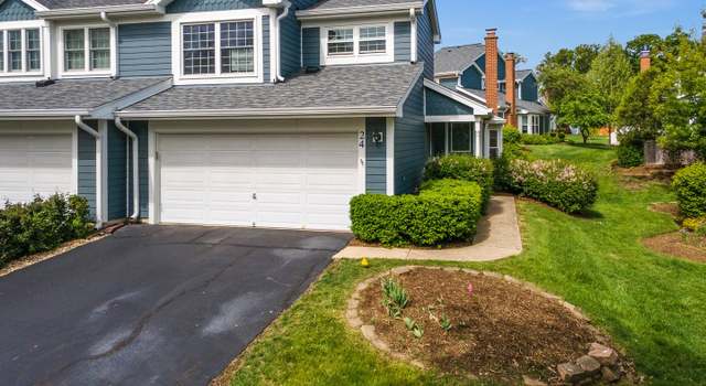 Photo of 24 Sarahs Grove Ln, Schaumburg, IL 60193