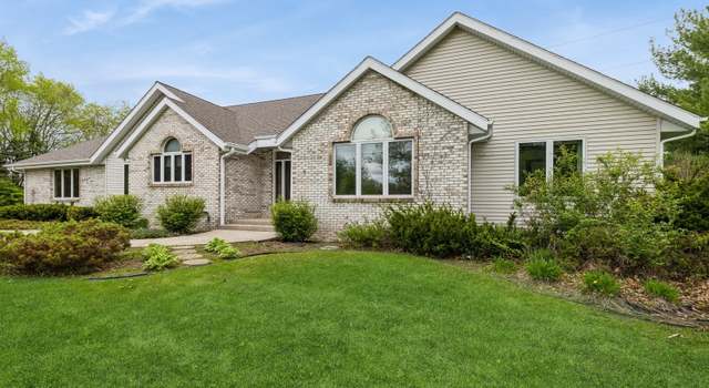 Photo of 296 Regina Ln, Belvidere, IL 61008