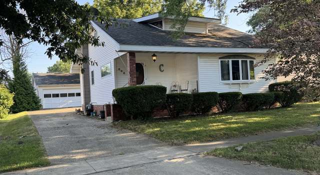 Photo of 600 W White St, Clinton, IL 61727