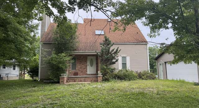 Photo of 310 Eagle Bluff Dr, Oakwood, IL 61858