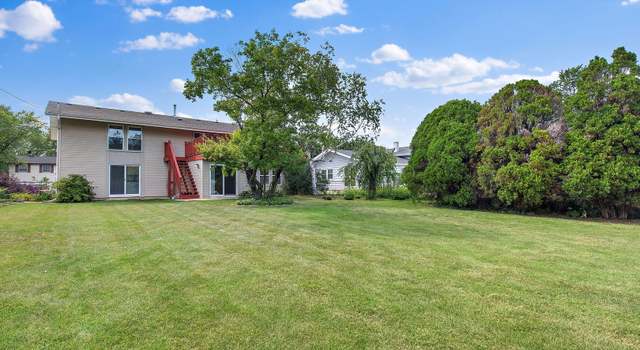 Photo of 745 Almond Ln, Hoffman Estates, IL 60169