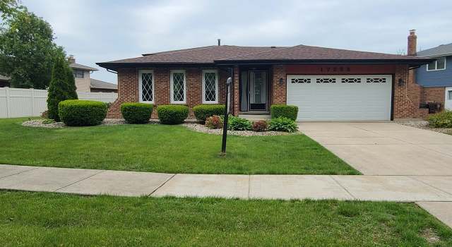 Photo of 17555 Rosewood Ln, Tinley Park, IL 60487