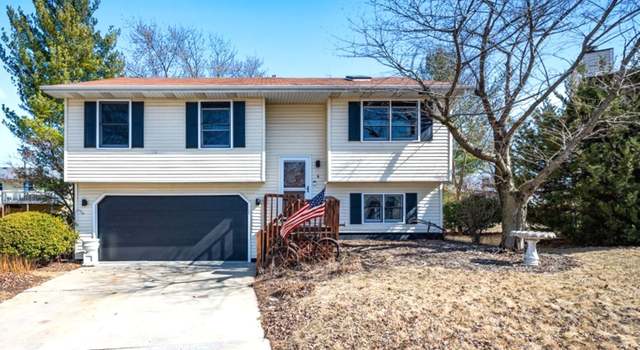 Photo of 6 Moonstone Ct, Bloomington, IL 61704