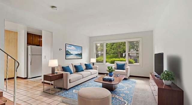 Photo of 517 Grandview Dr, Round Lake Park, IL 60073