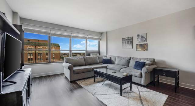 Photo of 2930 N Sheridan Rd #1704, Chicago, IL 60657