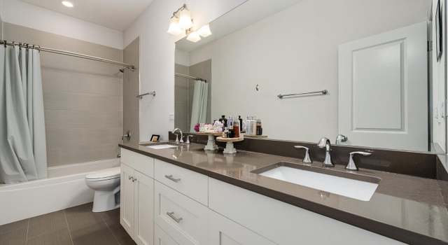 Photo of 3046 N Clybourn Ave #2, Chicago, IL 60618
