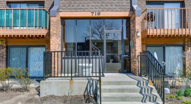 Photo of 719 N Killarney Ct Unit 2B, Schaumburg, IL 60193