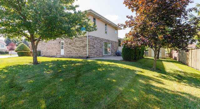 Photo of 16818 Shannon Ct, Tinley Park, IL 60477
