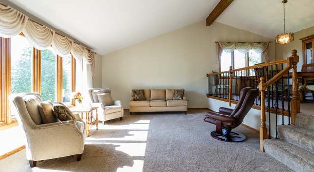 Photo of 16818 Shannon Ct, Tinley Park, IL 60477
