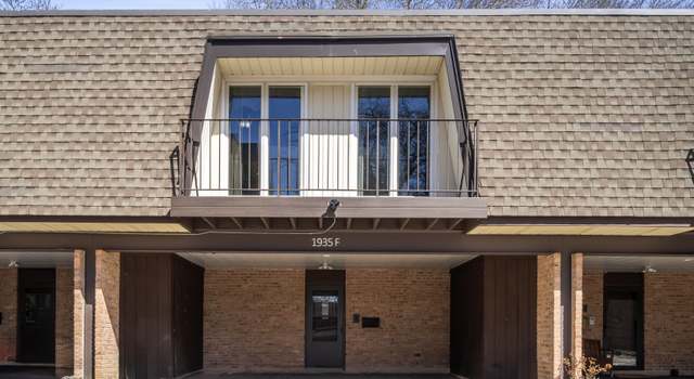 Photo of 1935 Tanglewood Dr Unit F, Glenview, IL 60025