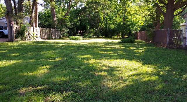Photo of 910 E Glenview Dr, Tuscola, IL 61953
