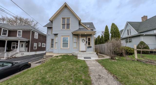 Photo of 370 Bent St, Elgin, IL 60120