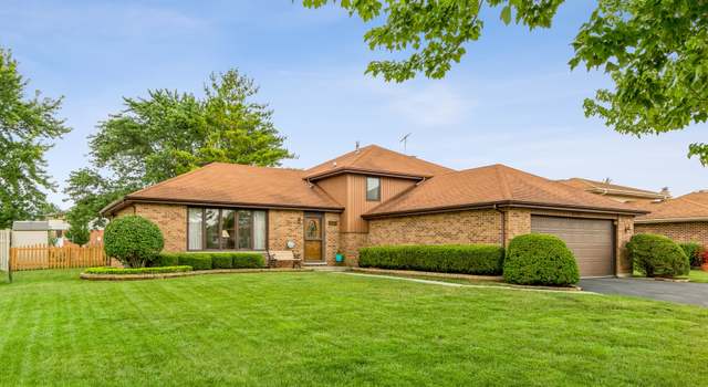 Photo of 8249 Michelle Ln, Tinley Park, IL 60477