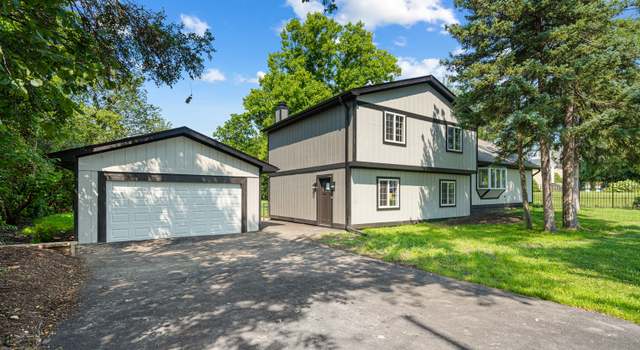 Photo of 1906 N Summit St, Wheaton, IL 60187