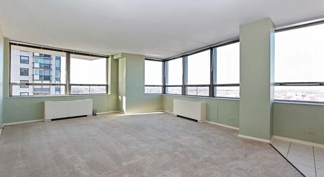 Photo of 5701 N Sheridan Rd Unit 27A, Chicago, IL 60660