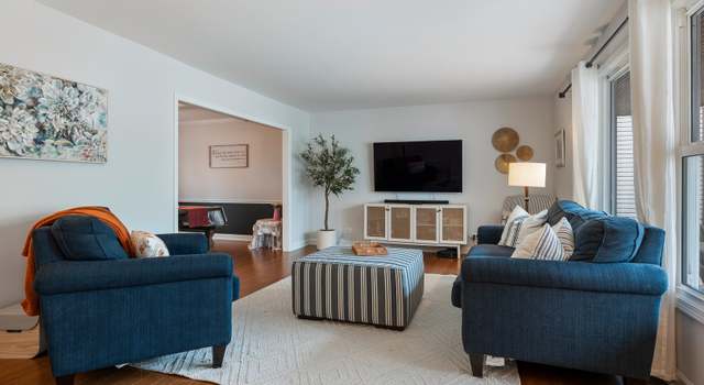 Photo of 6444 Coach House Rd, Lisle, IL 60532