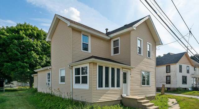 Photo of 529 W Lincoln Ave, Hinckley, IL 60520