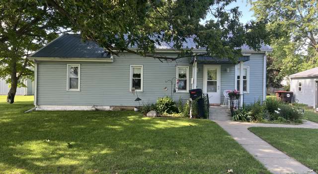 Photo of 605 W Wayne St, Leroy, IL 61752