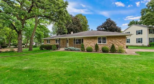 Photo of 195 Westgate Dr, Elgin, IL 60123