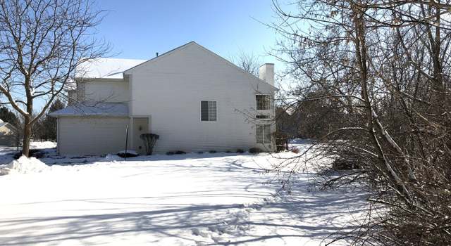 Photo of 8311 Sierra Woods Ln, Carpentersville, IL 60110
