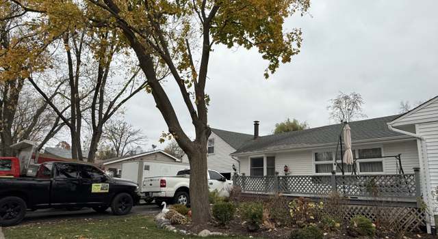 Photo of 7 Lincoln Ave, Round Lake, IL 60073