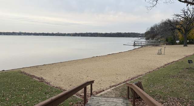 Photo of 7 Lincoln Ave, Round Lake, IL 60073